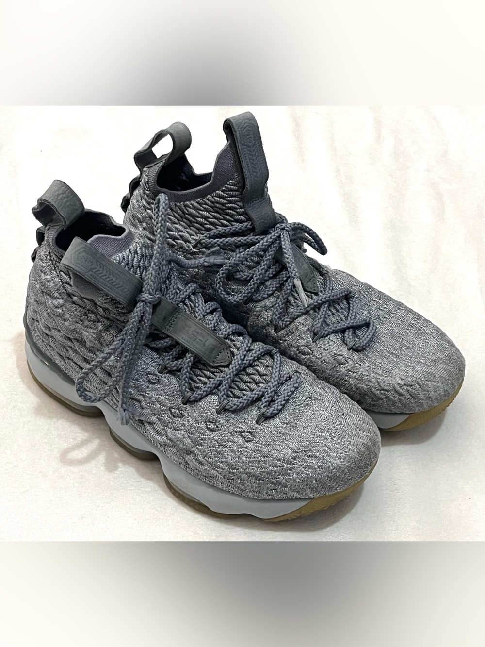 NIke Lebron 15 "City Edition" Wolf Grey Gold High-Top Athletic Sneakers 6.5Y